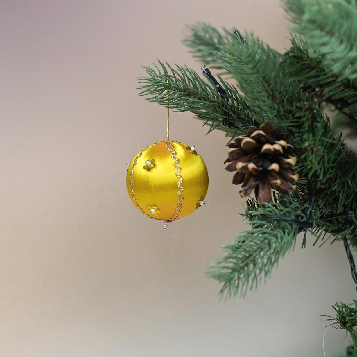 Embellished Yellow Bauble, Set of 1
