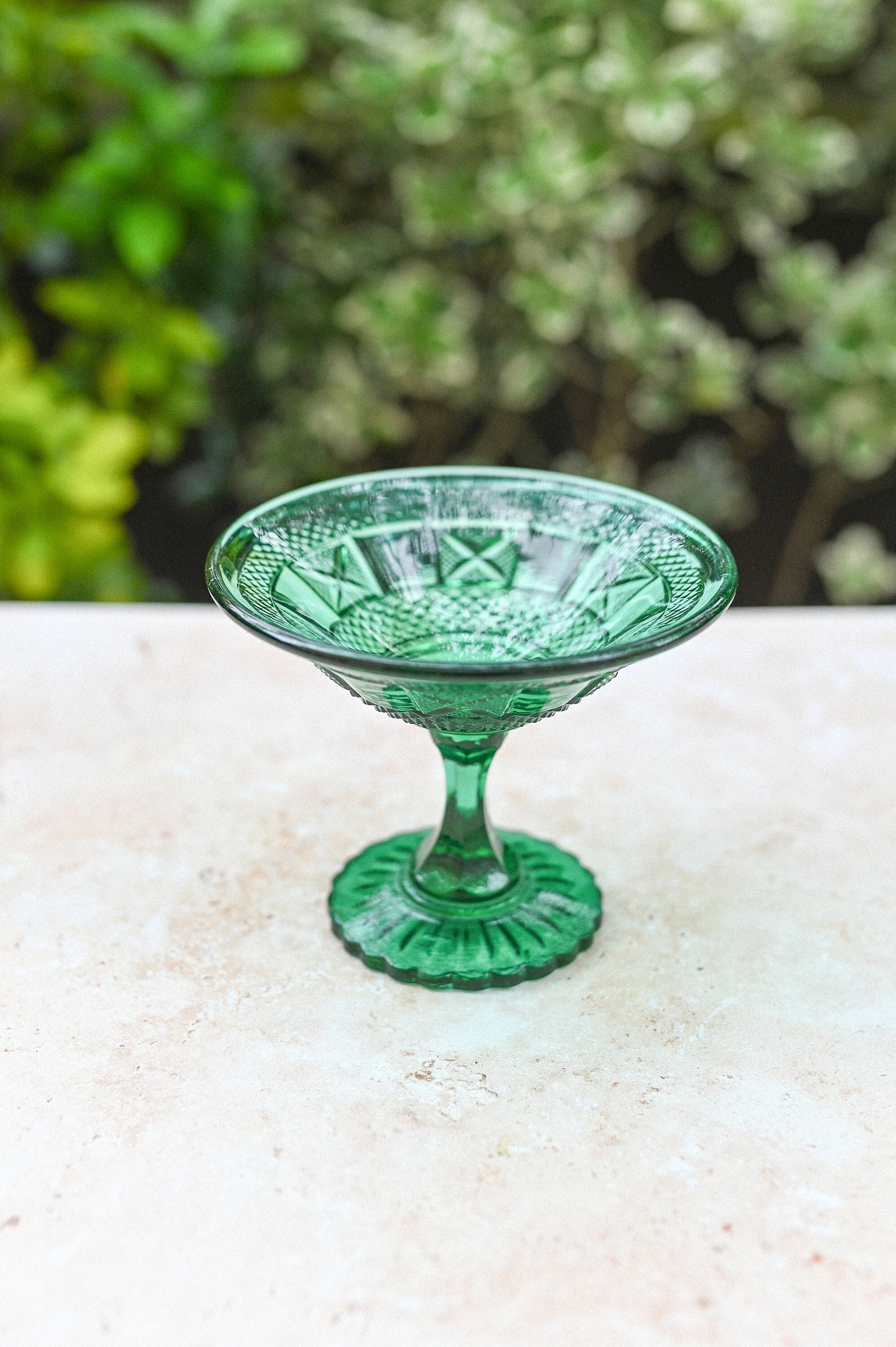 Pedestal Green Dish