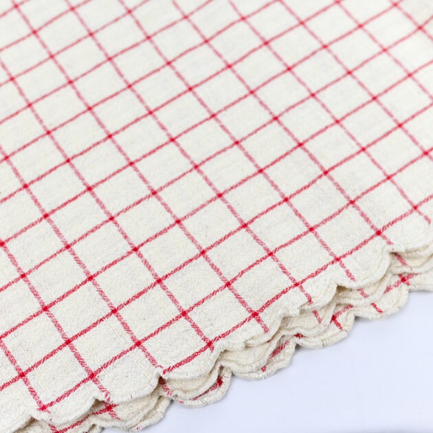Tablecloth Embroidered Cherry with 8 napkins