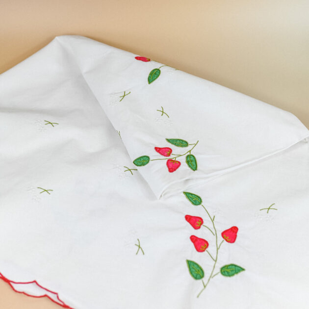 Tablecloth Napkins Strawberry embroidered